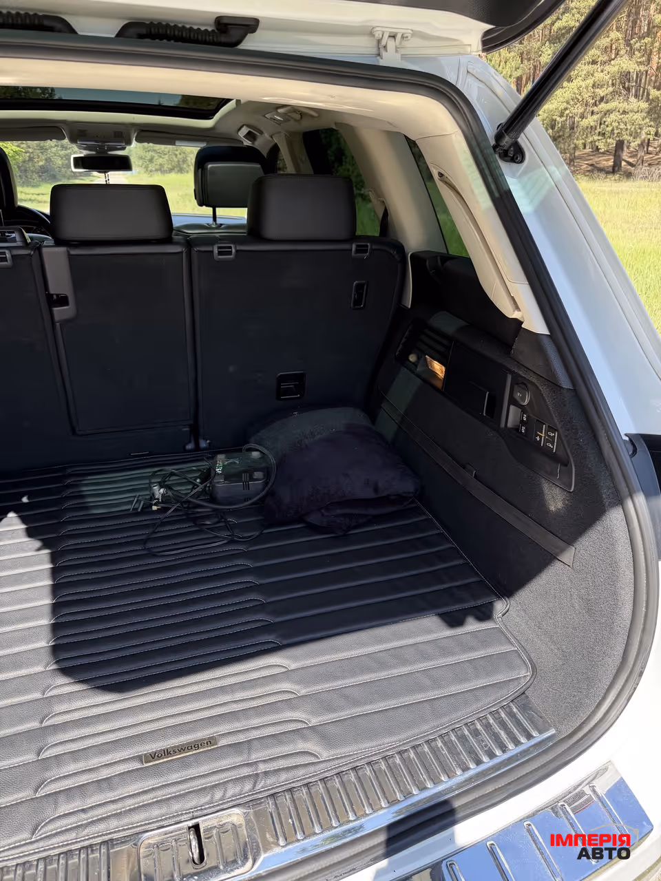 Volkswagen Touareg - фото 12