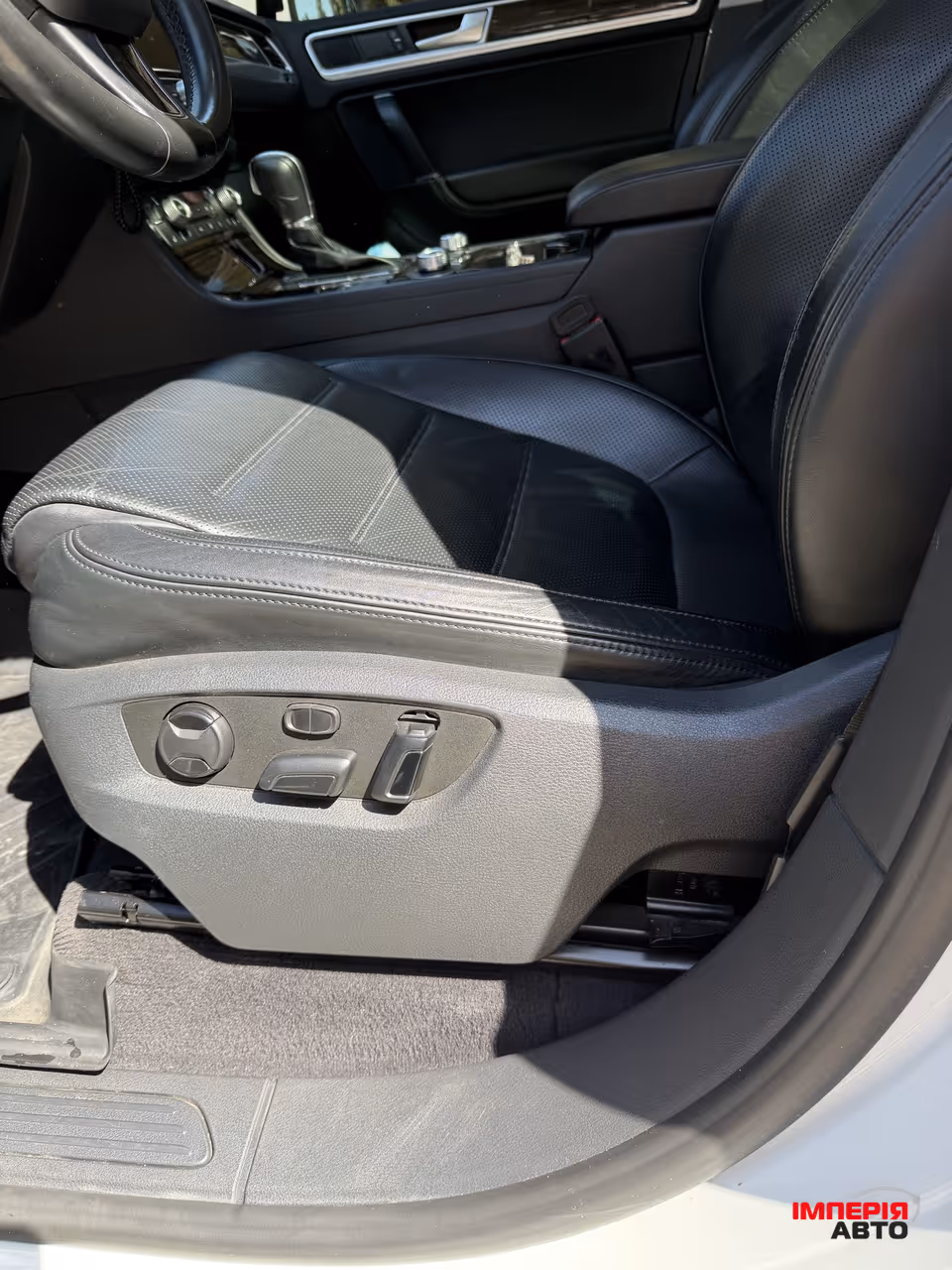Volkswagen Touareg - фото 17
