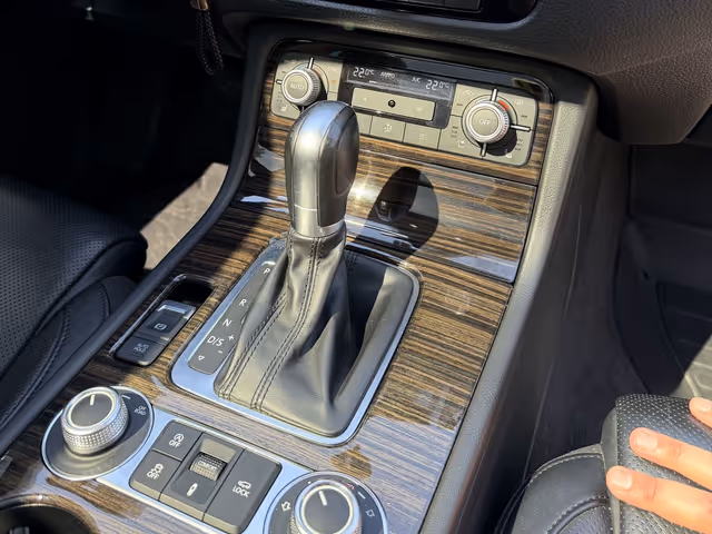 Volkswagen Touareg - фото 3