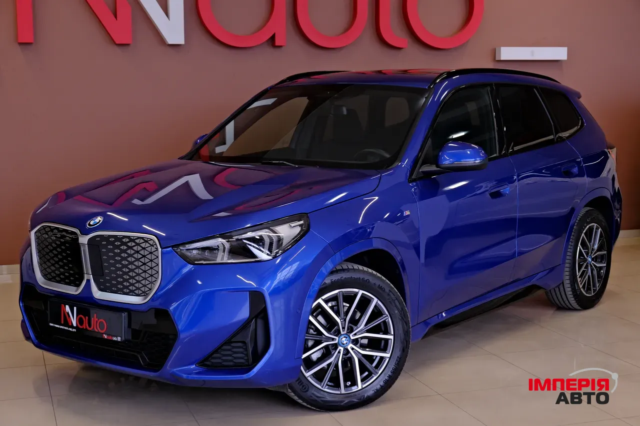 BMW iX1 - фото 2