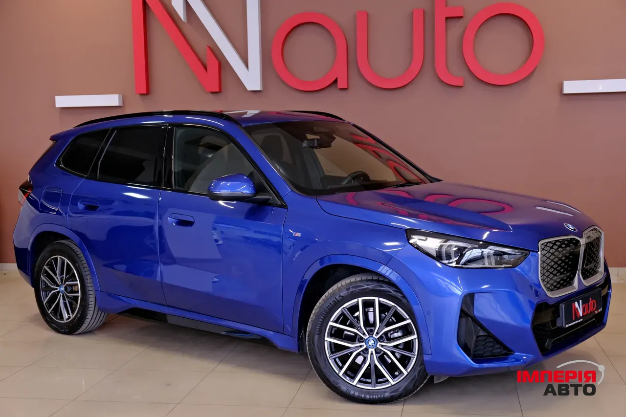 BMW iX1 - фото 4