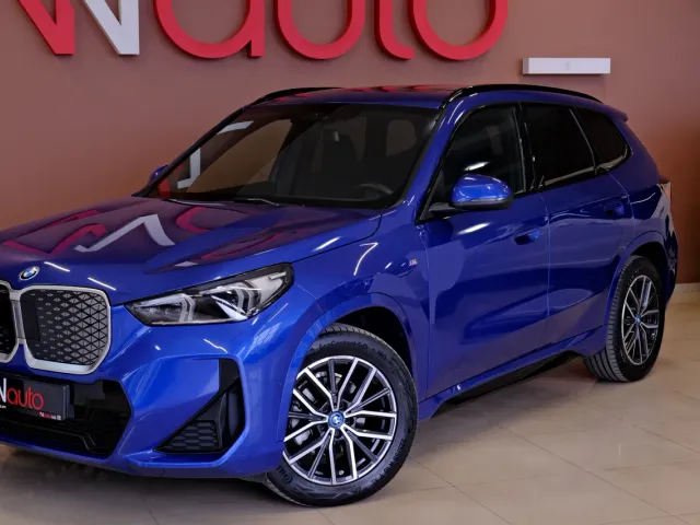 BMW iX1 - фото 2