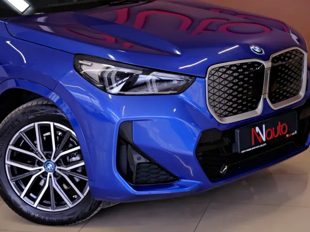 BMW iX1 - фото 3