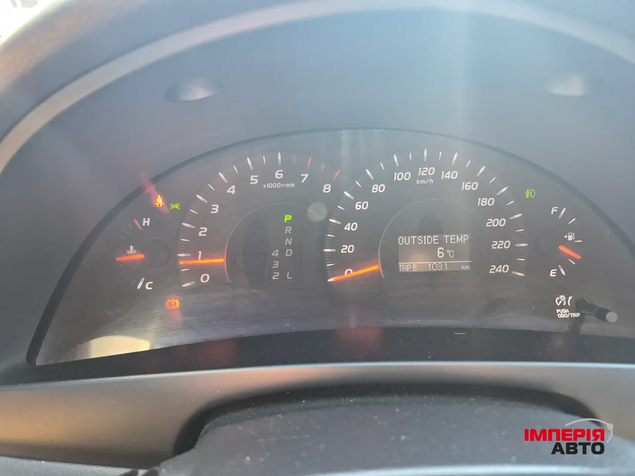 Toyota Camry - фото 3