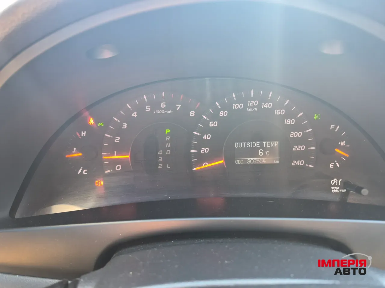 Toyota Camry - фото 2