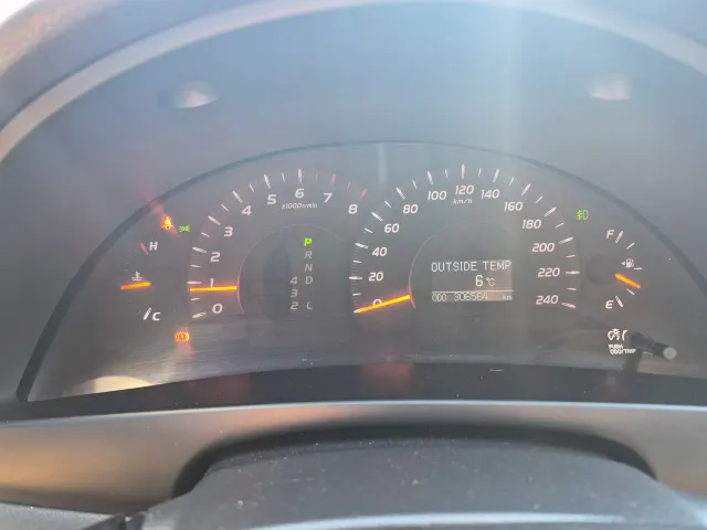 Toyota Camry - фото 2