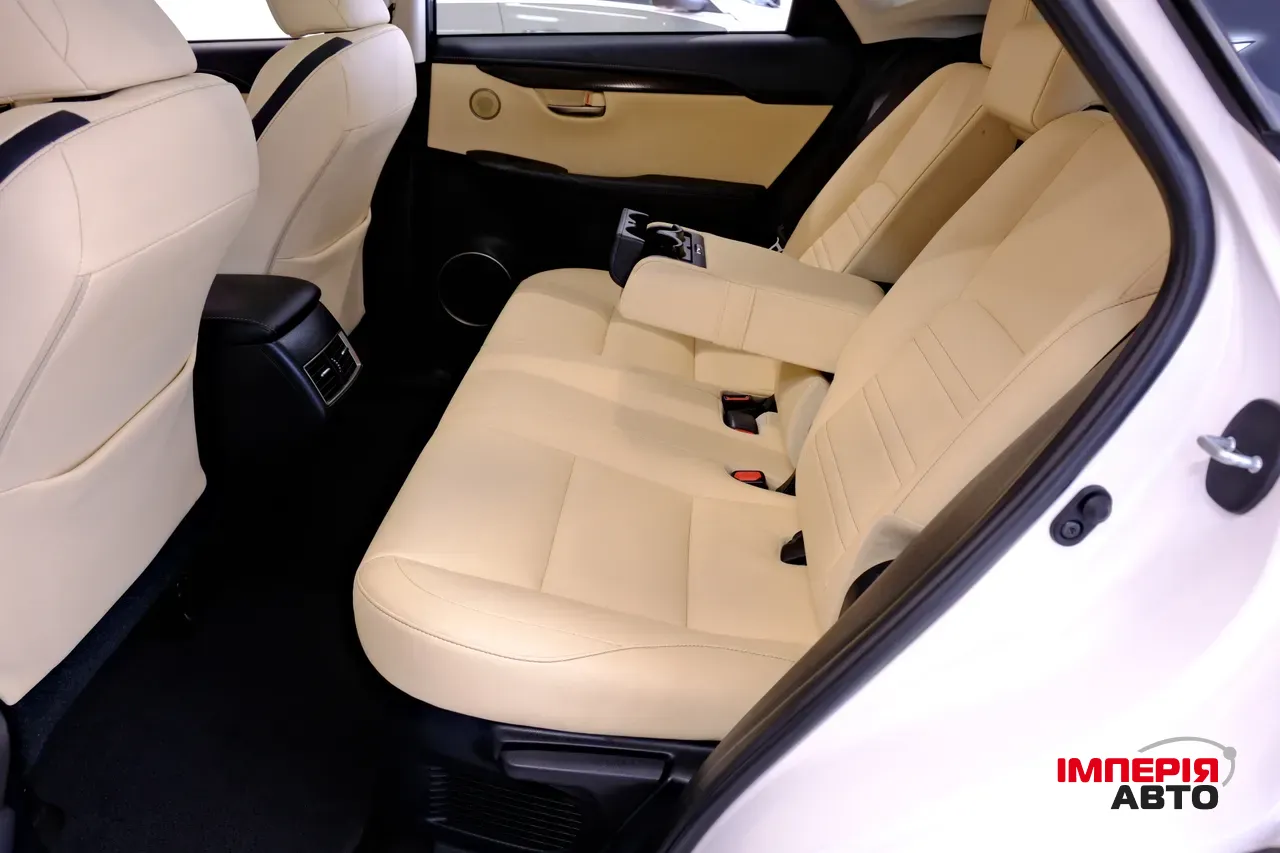 Lexus NX - фото 8