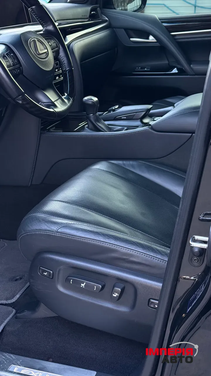 Lexus LX - фото 14
