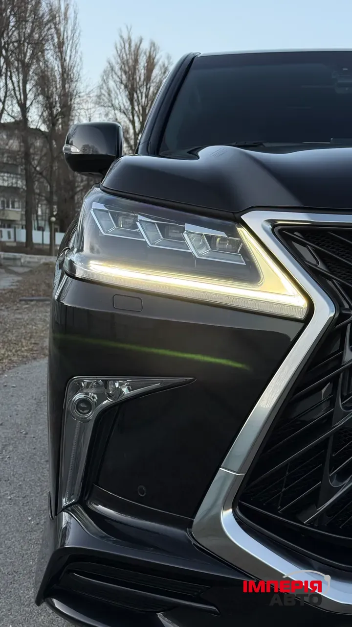 Lexus LX - фото 9