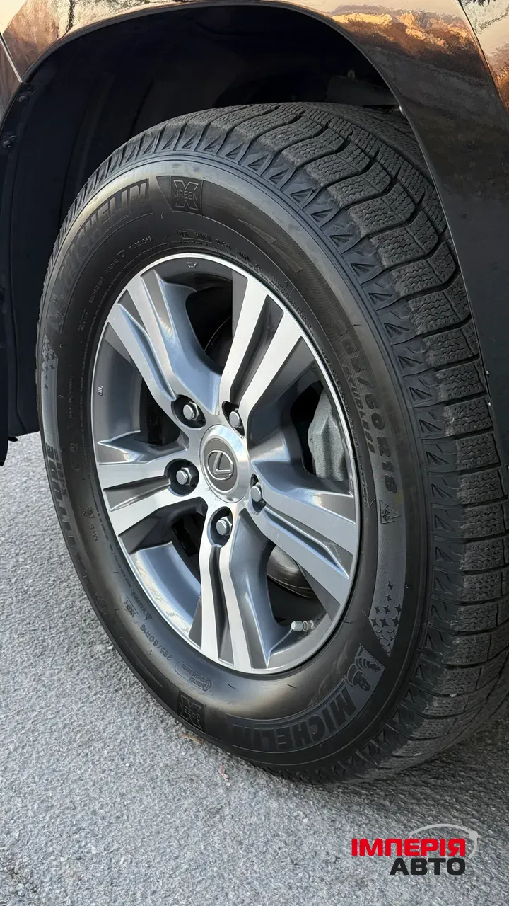 Lexus LX - фото 12