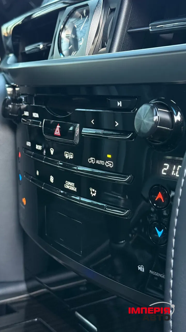 Lexus LX - фото 21