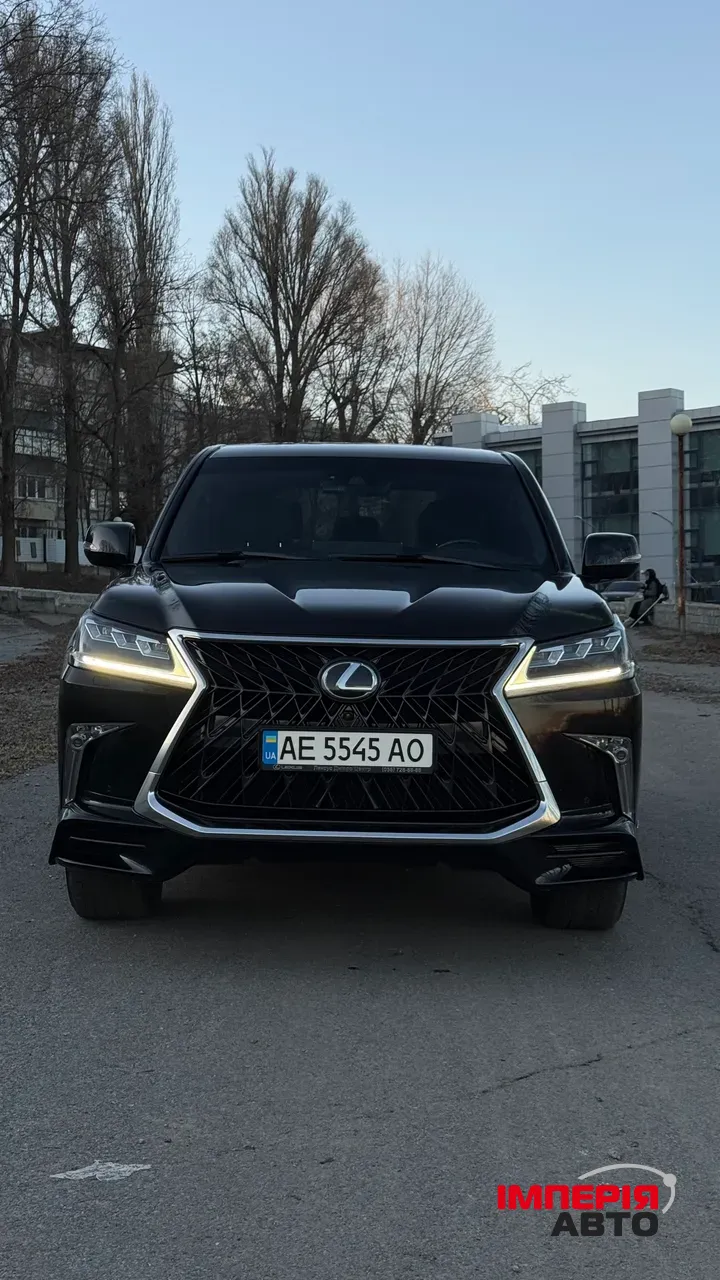 Lexus LX - фото 1