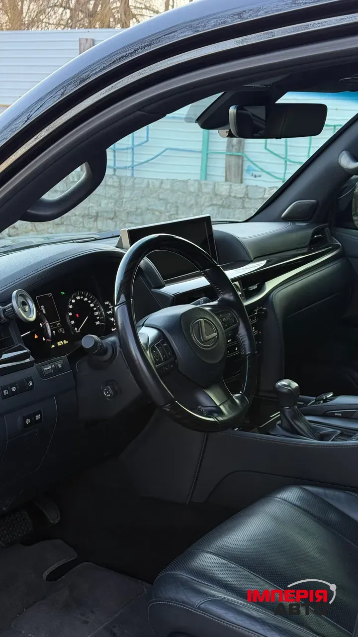 Lexus LX - фото 13