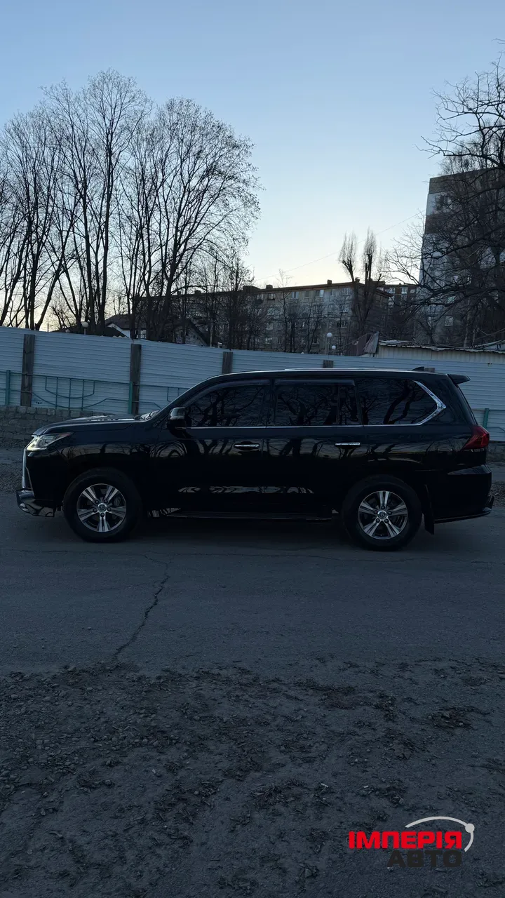 Lexus LX - фото 3