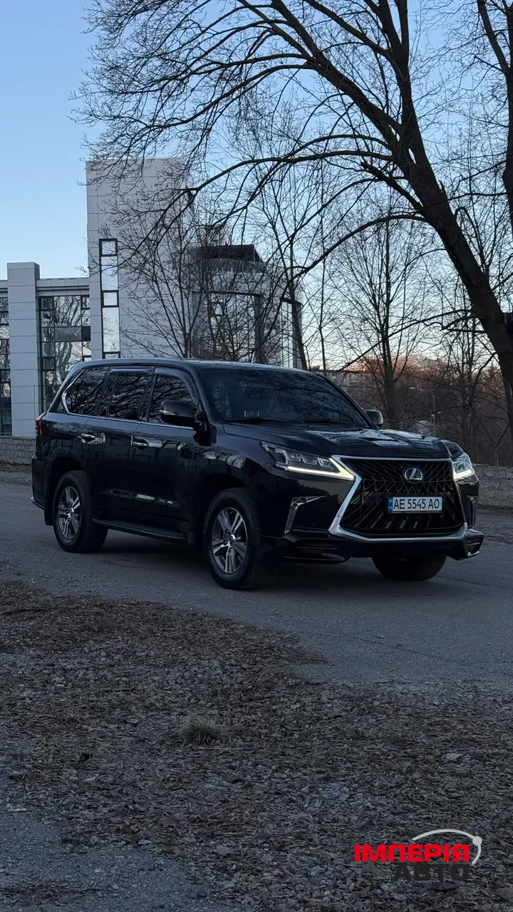 Lexus LX - фото 8
