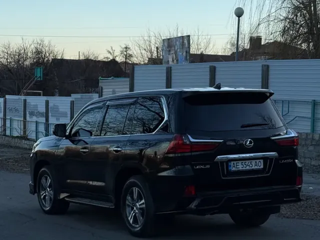 Lexus LX - фото 4