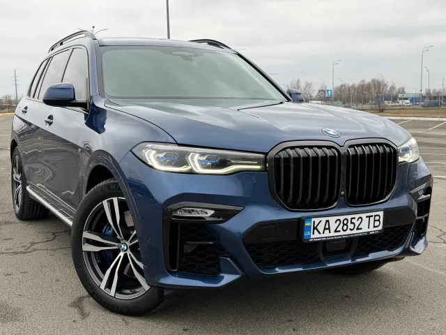 BMW X7 - фото 1