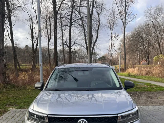 Volkswagen Taos - фото 1