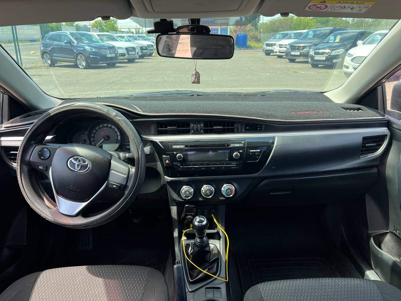 Toyota Corolla - фото 1