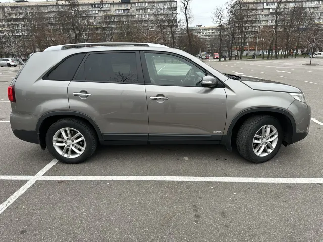 Kia Sorento - фото 5