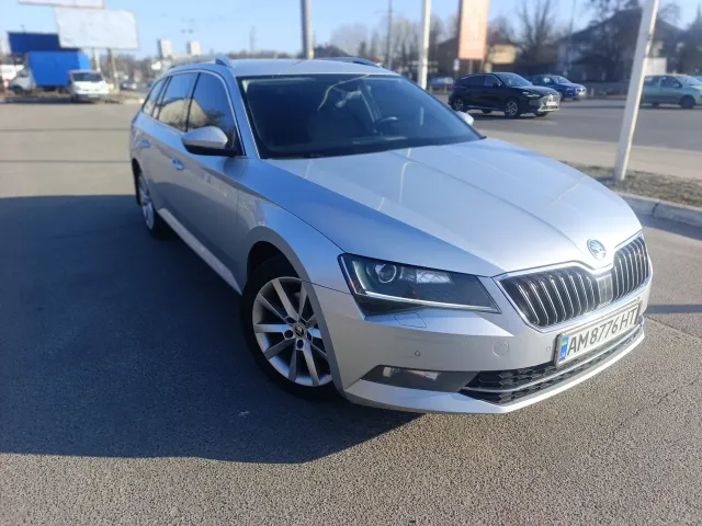 Skoda Superb - фото 1