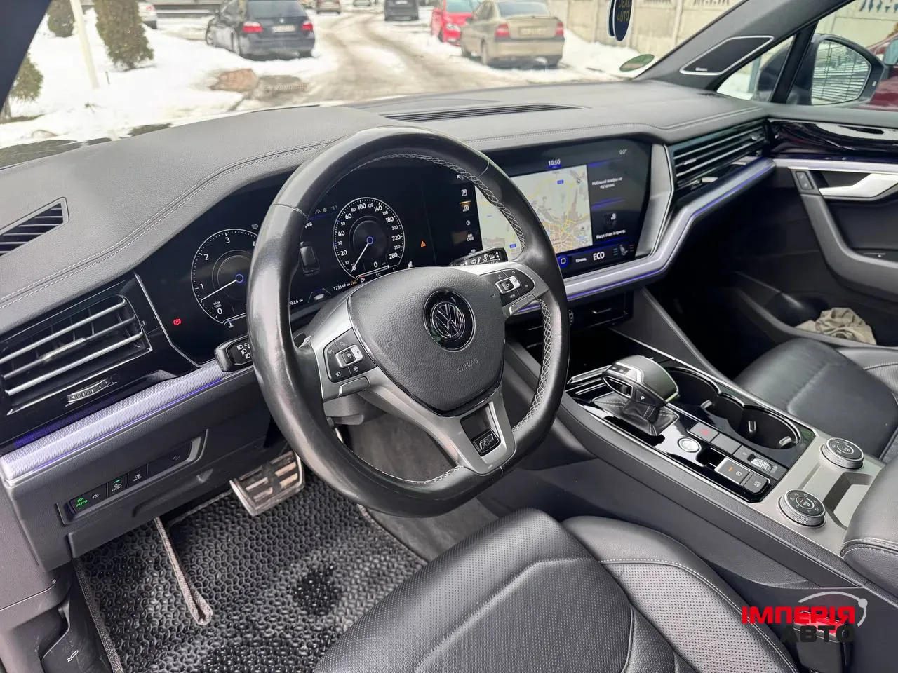 Volkswagen Touareg - фото 10