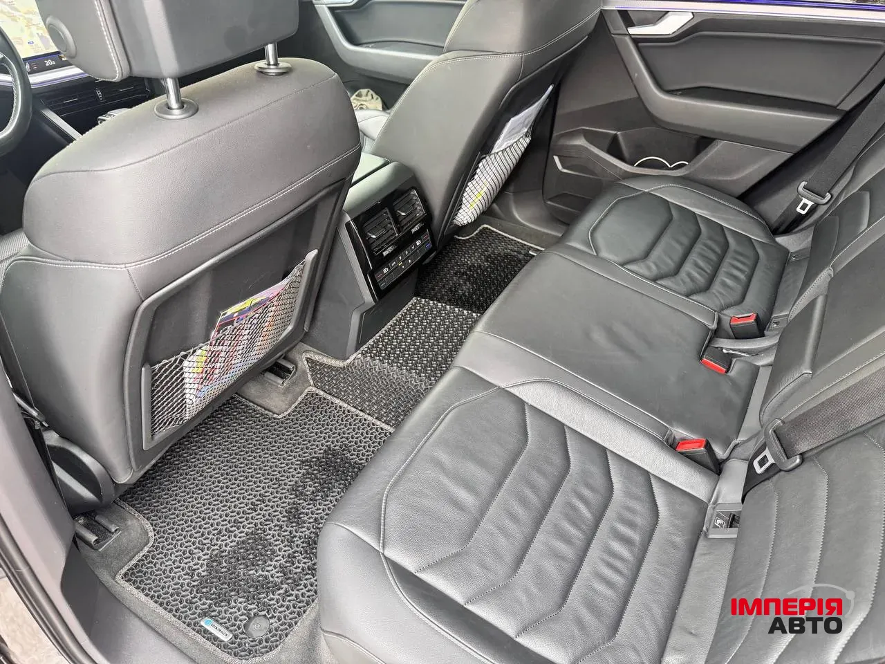 Volkswagen Touareg - фото 11