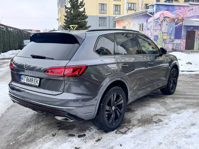 Volkswagen Touareg - фото 5