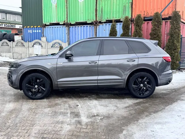 Volkswagen Touareg - фото 3