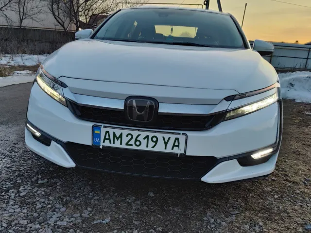 Honda Clarity - фото 1