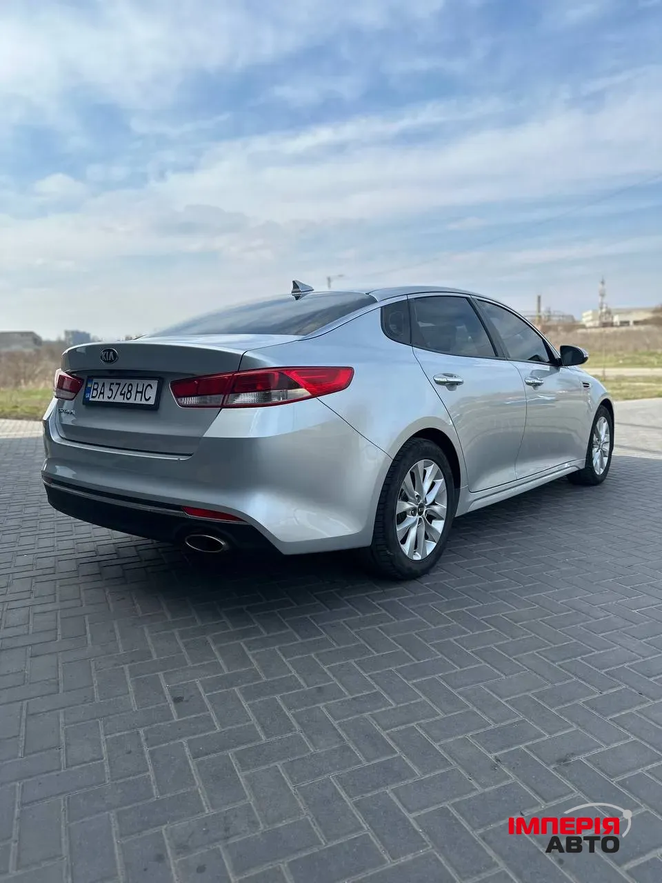 Kia Optima - фото 5