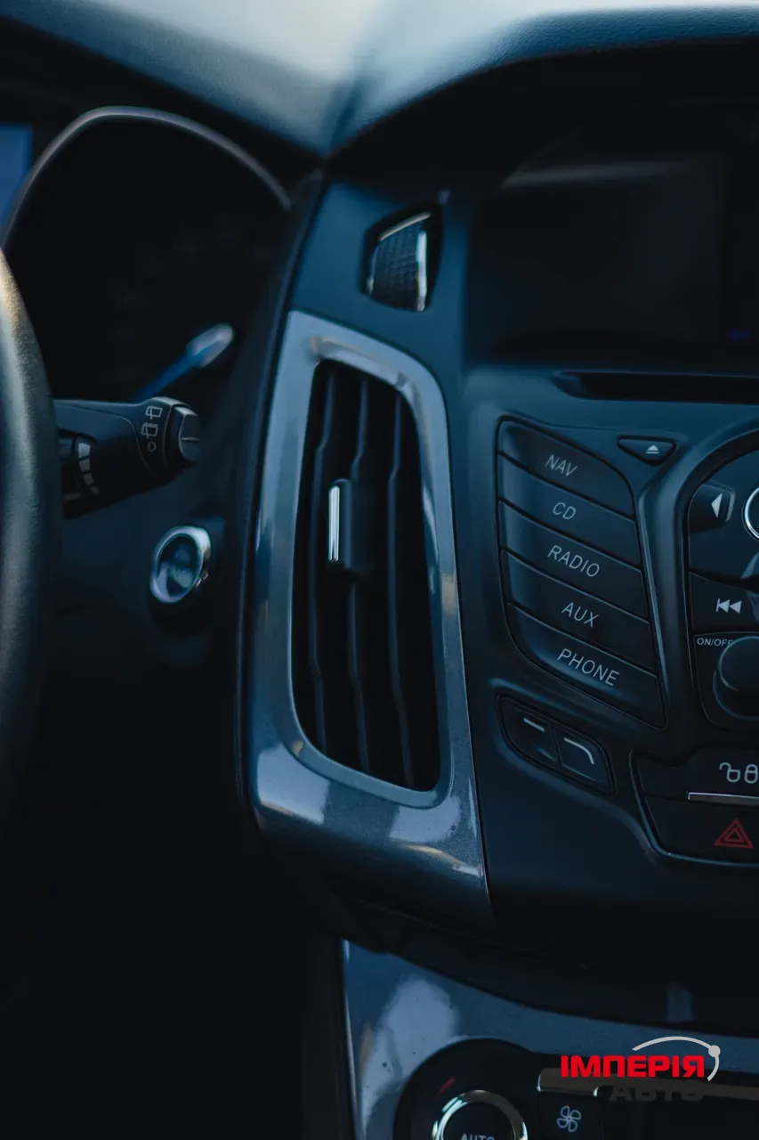 Ford Focus - фото 20