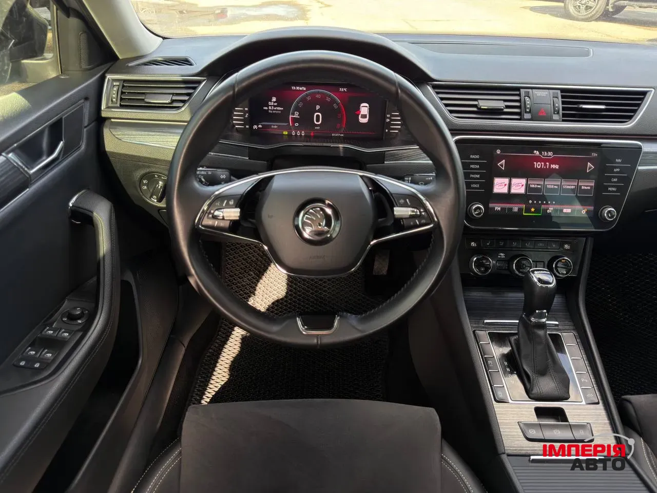 Skoda Superb - фото 8