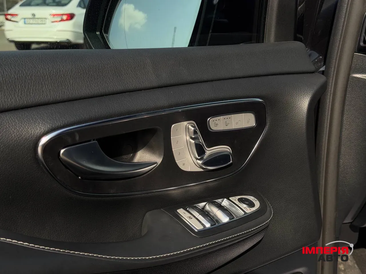 Mercedes-Benz V-Класс - фото 12