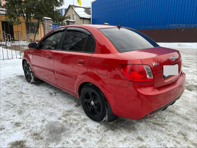 Kia Rio - фото 3