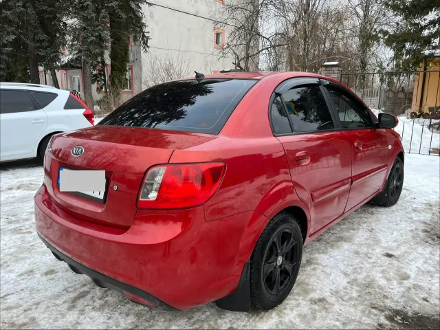 Kia Rio - фото 4