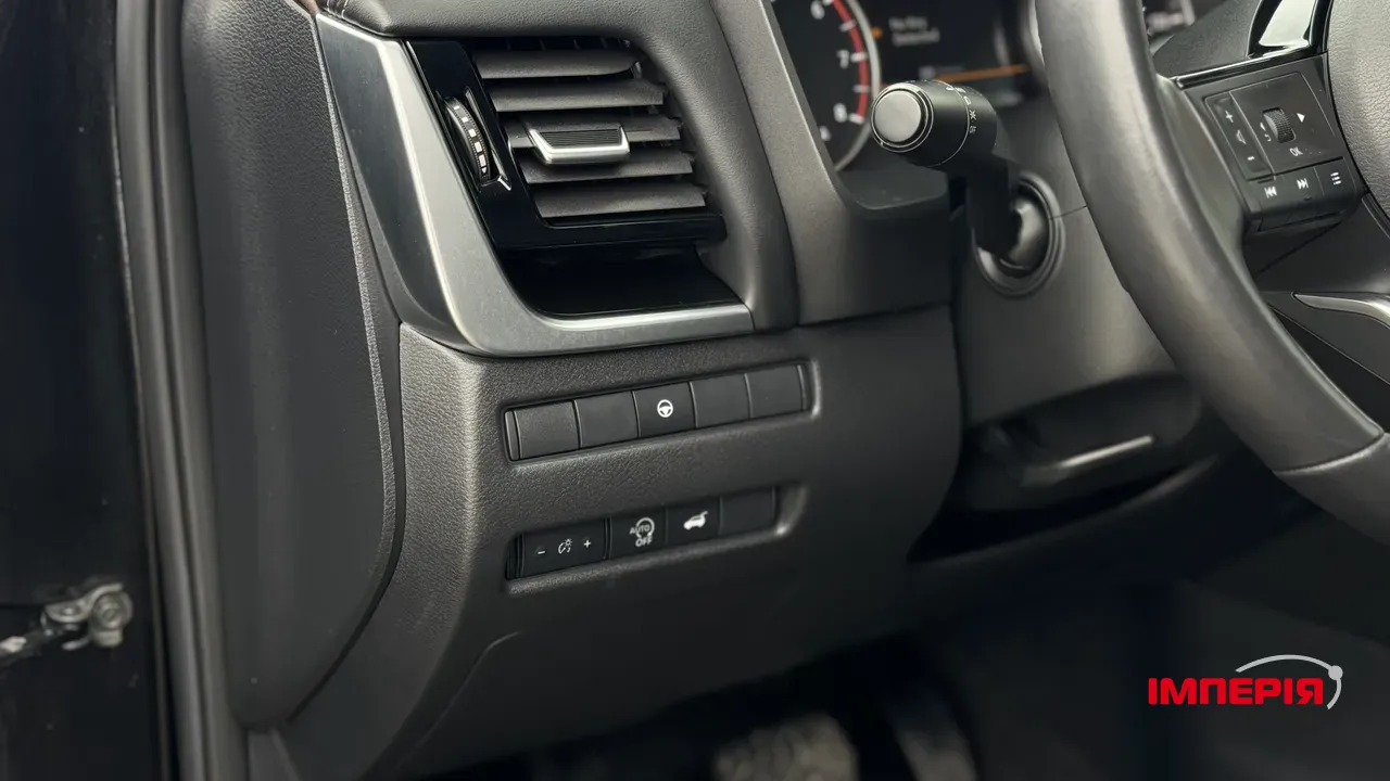 Nissan Rogue - фото 12