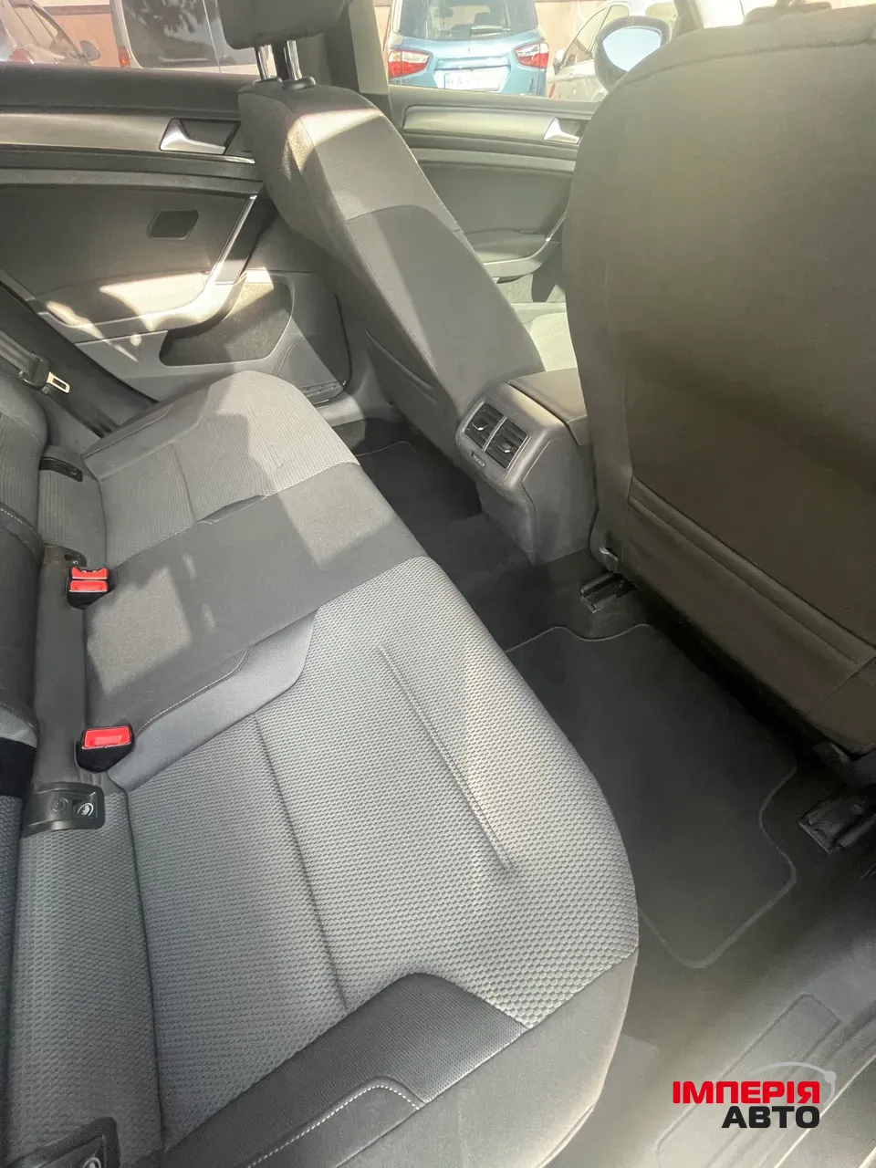 Volkswagen Golf - фото 10