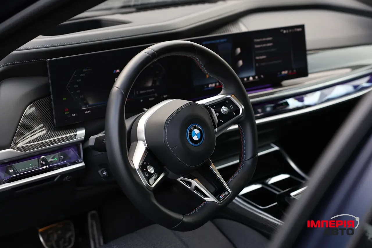 BMW i7 - фото 25