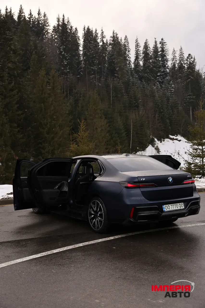 BMW i7 - фото 8