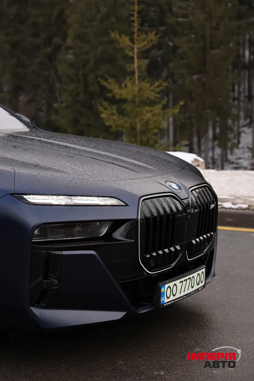 BMW i7 - фото 4