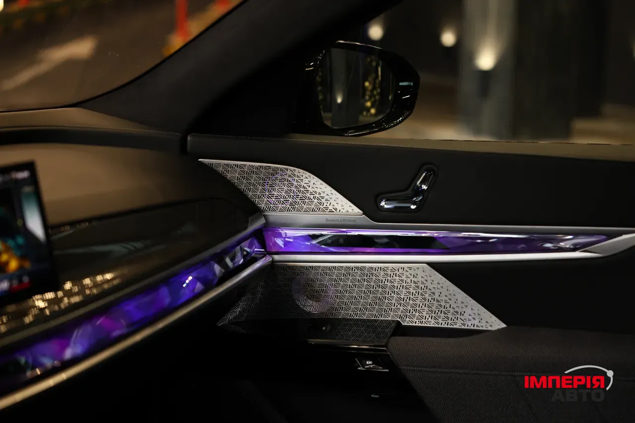 BMW i7 - фото 57