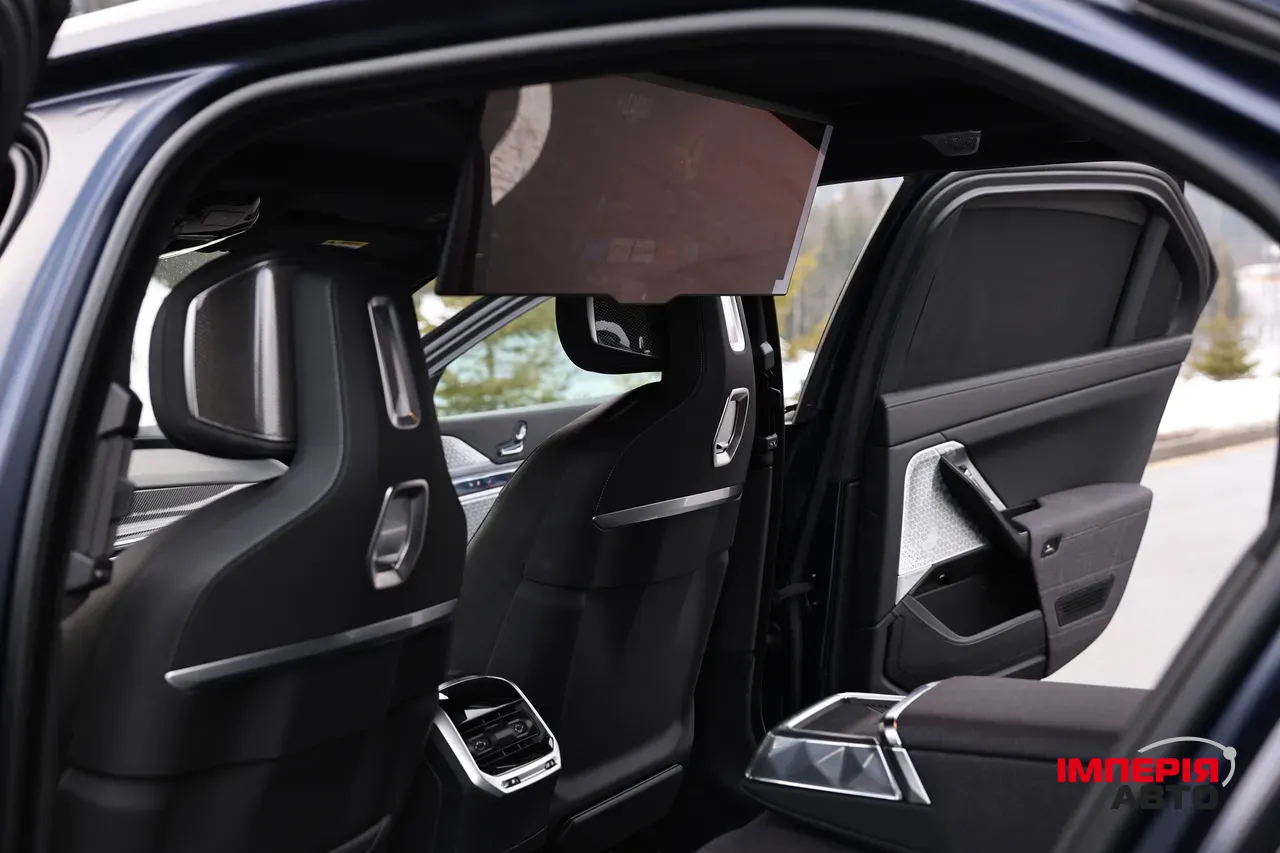 BMW i7 - фото 34