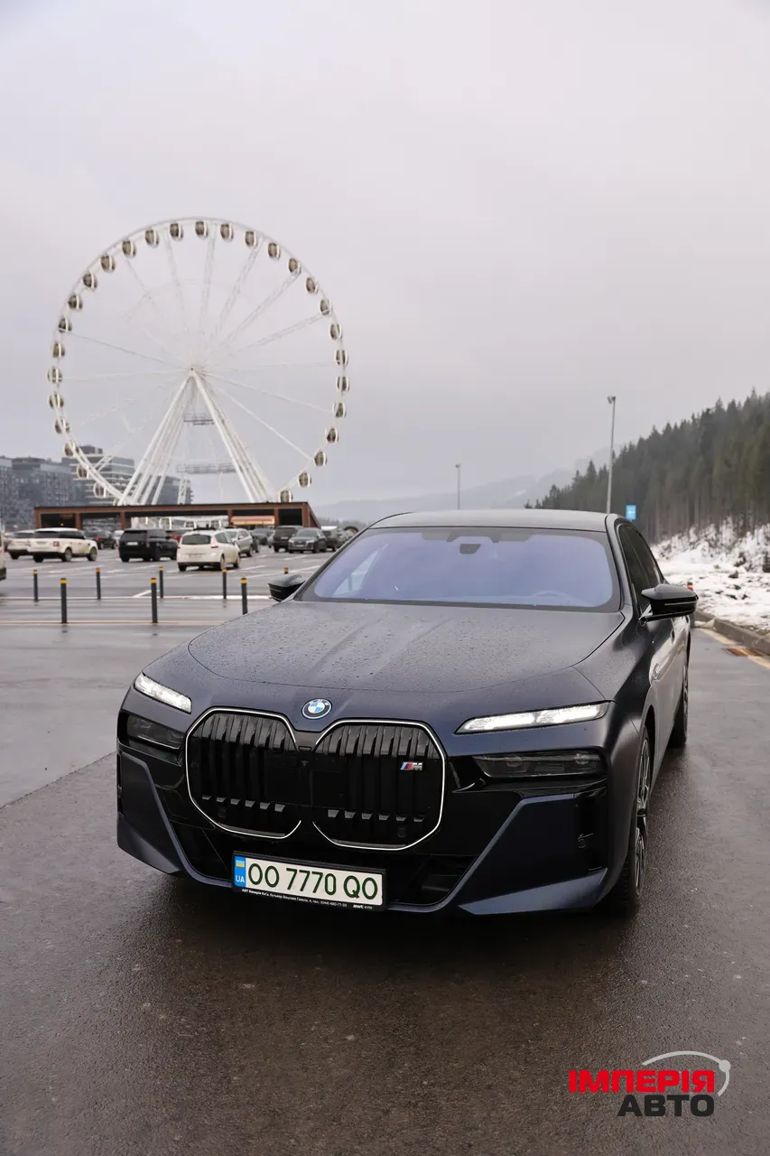 BMW i7 - фото 1