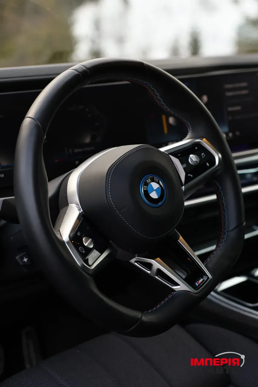 BMW i7 - фото 23