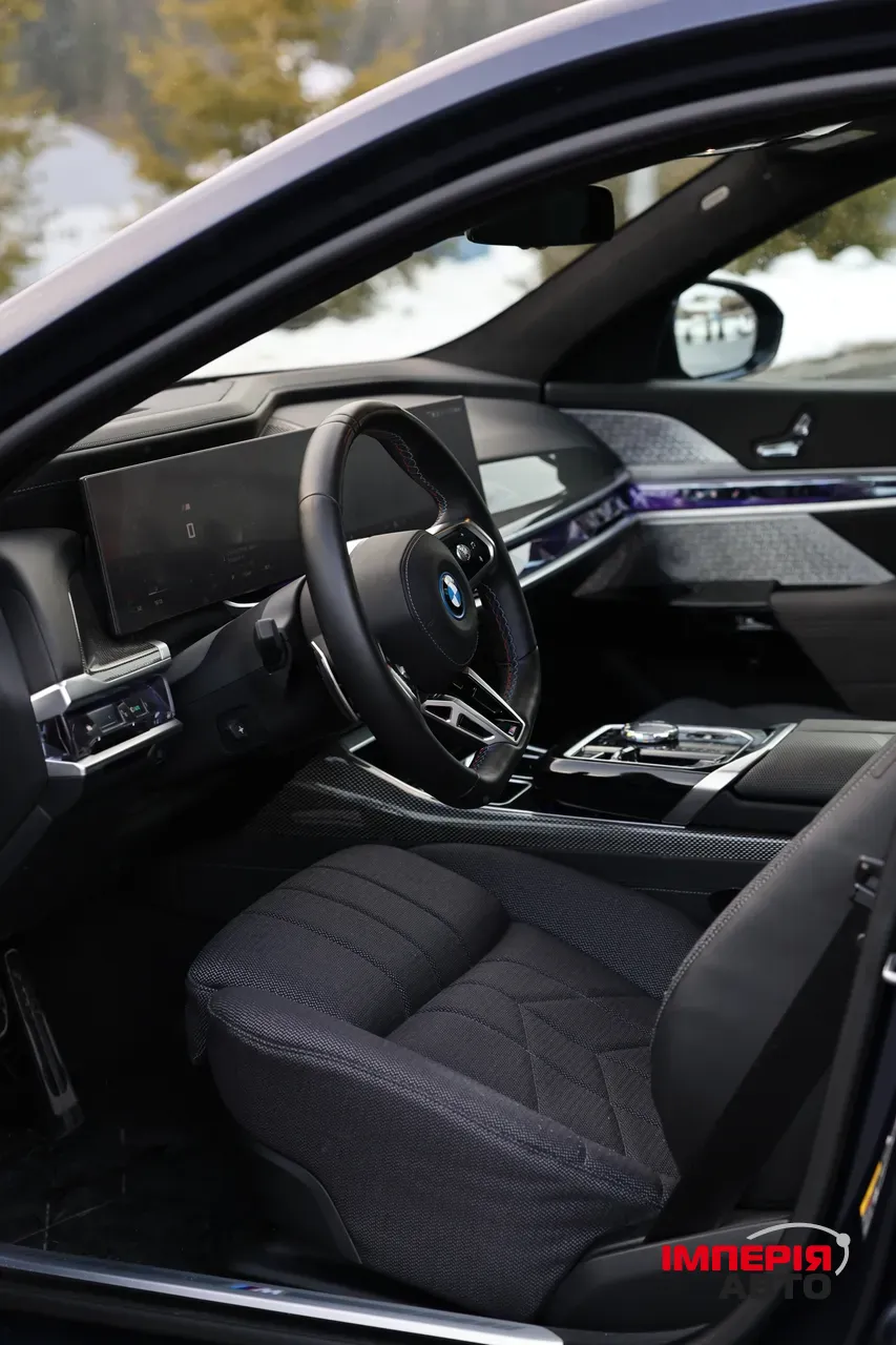 BMW i7 - фото 24