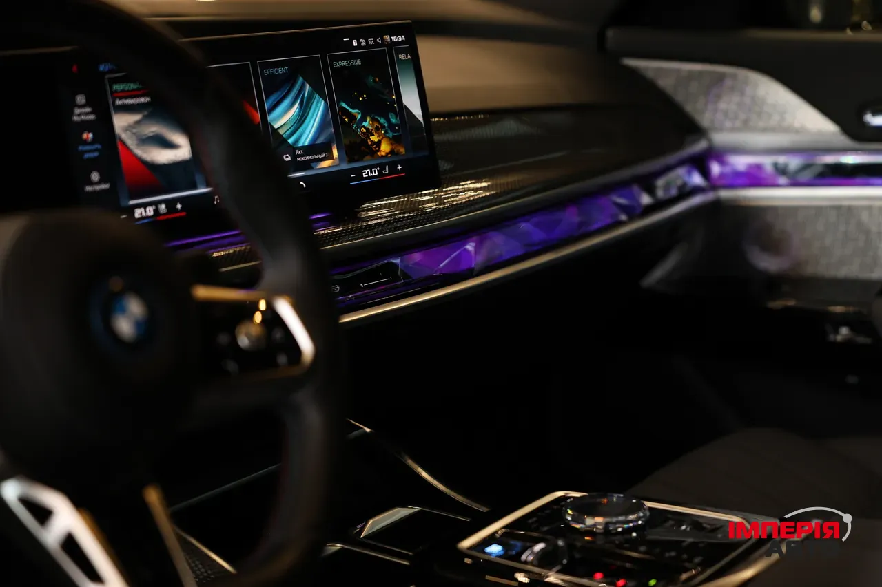 BMW i7 - фото 52
