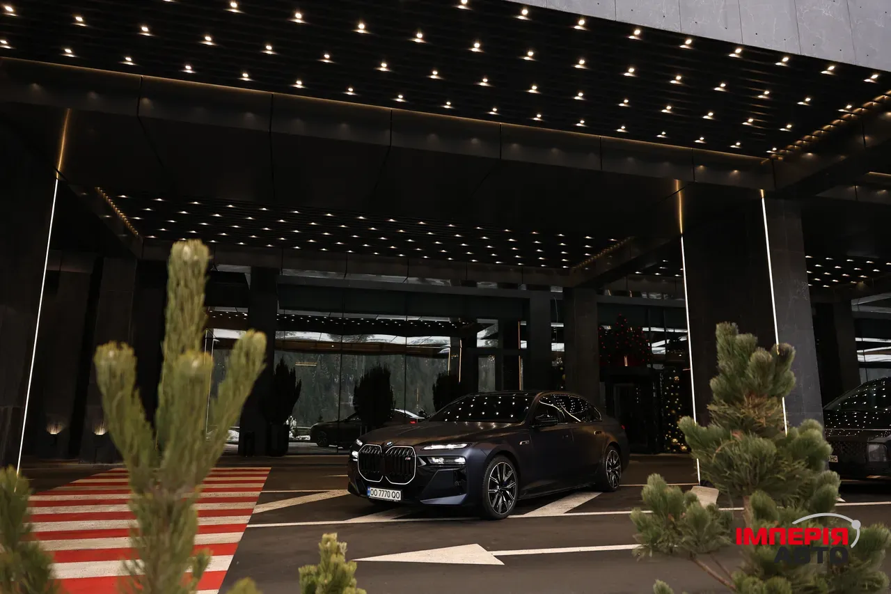 BMW i7 - фото 55