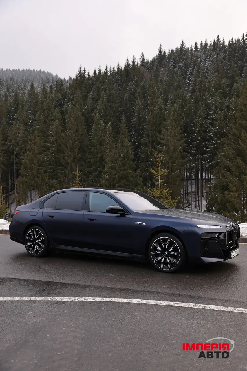BMW i7 - фото 2