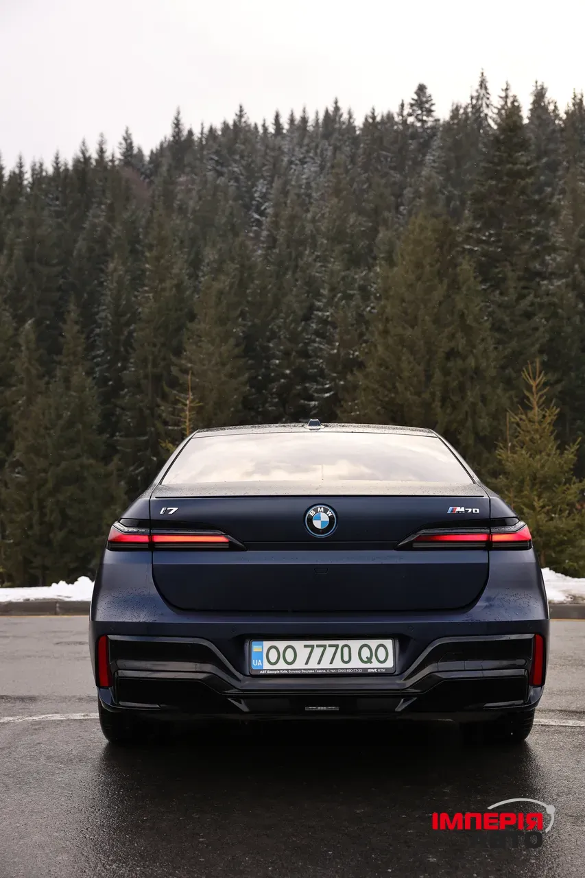 BMW i7 - фото 11